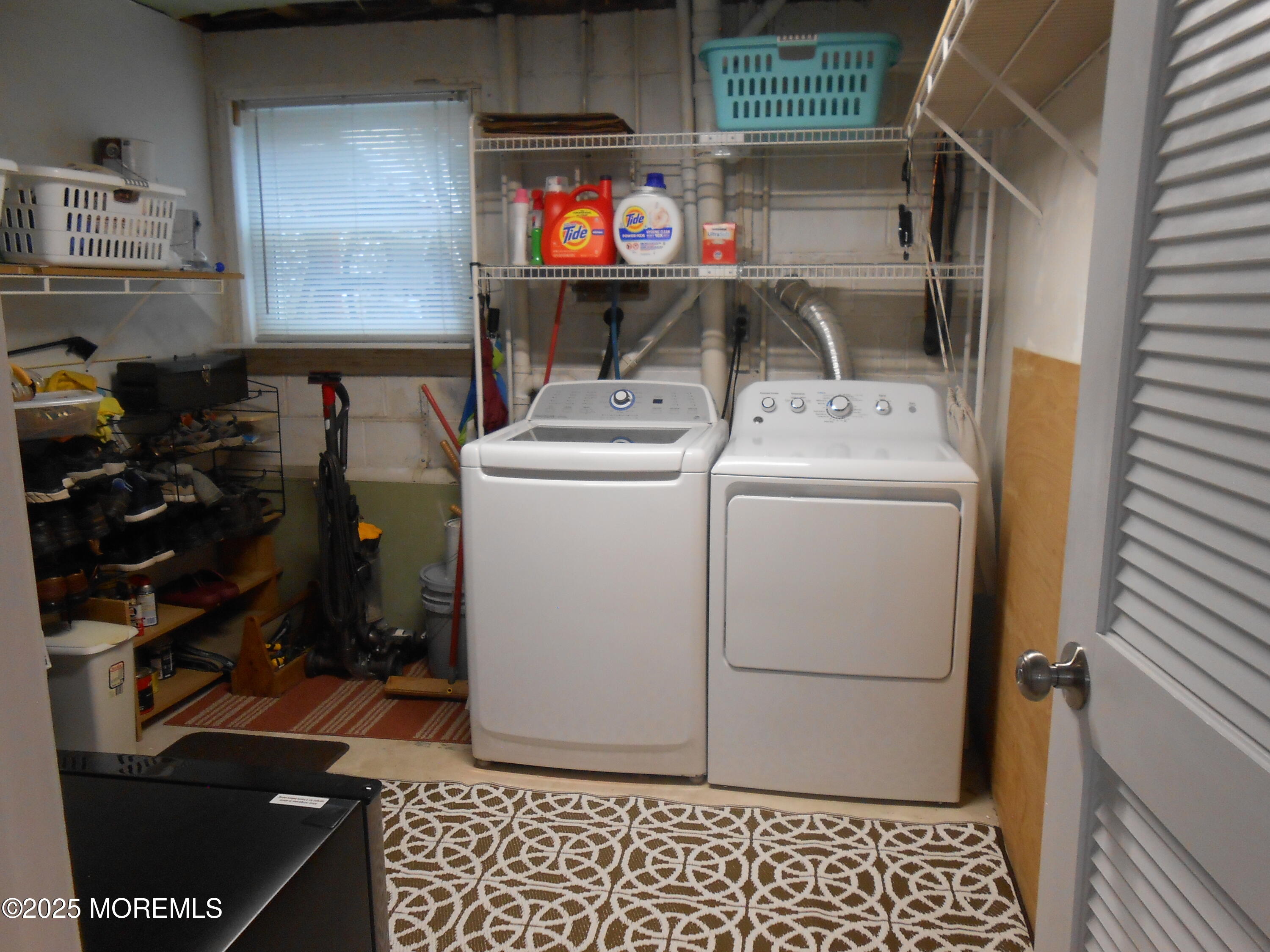 603 Bloomfield Drive Westampton, NJ 08060 - Photo 55 of 66 a utility room with dryer and washer