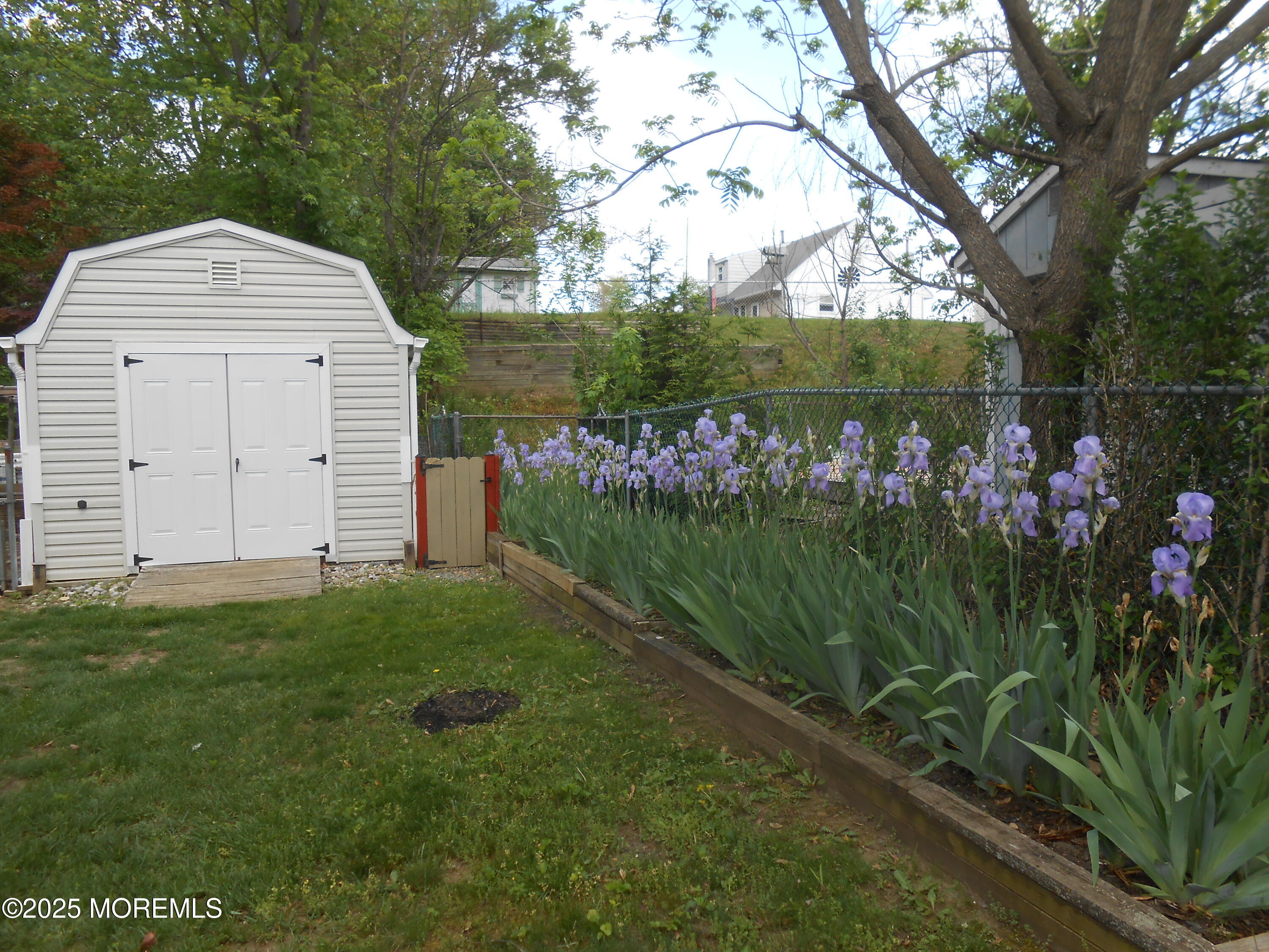 603 Bloomfield Drive Westampton, NJ 08060 - Photo 9 of 66 a view of a backyard
