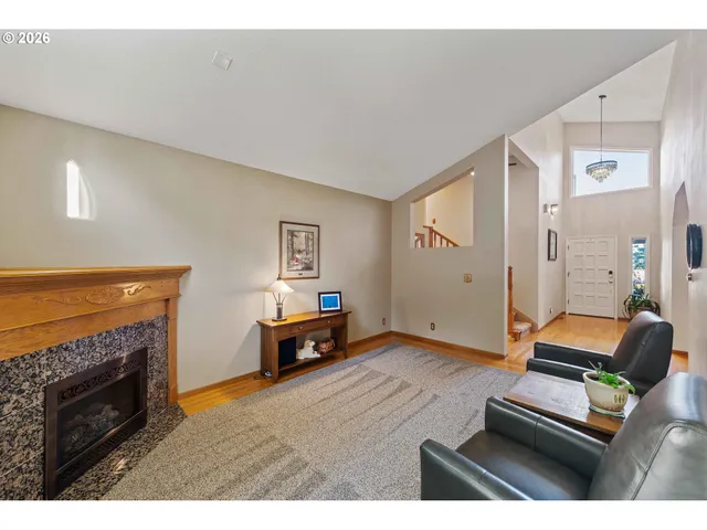 $639,000 | 2058 Cedar Court, North Bend, OR 97459