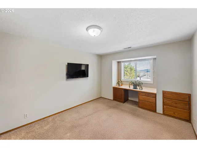 $639,000 | 2058 Cedar Court, North Bend, OR 97459