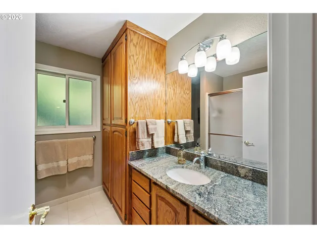 $639,000 | 2058 Cedar Court, North Bend, OR 97459