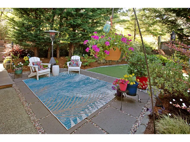 $639,000 | 2058 Cedar Court, North Bend, OR 97459