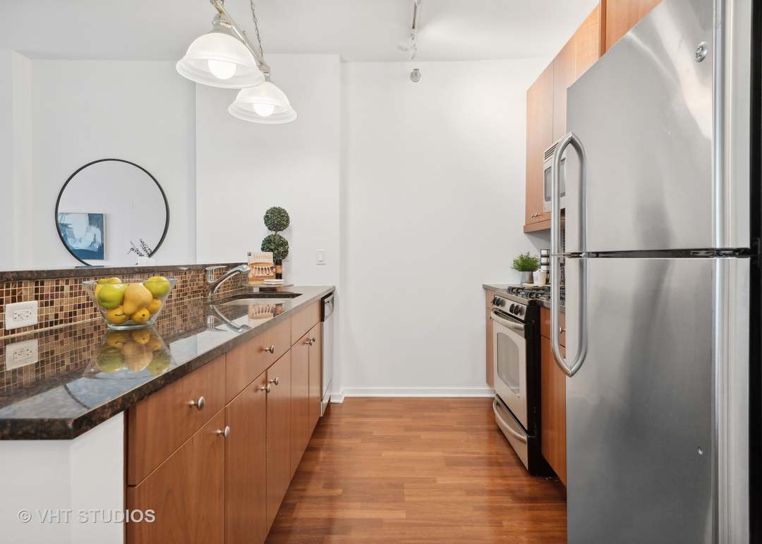 123 South Green Street, Unit 1009B Chicago, IL 60607 - Photo 3 of 17