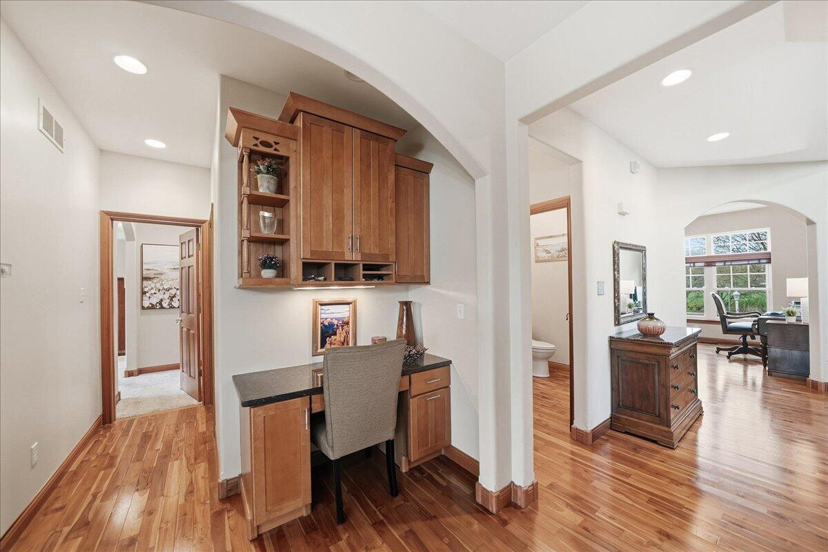 1153 Vale Park Road Valparaiso, IN 46385 - Photo 12 of 44 1200x800