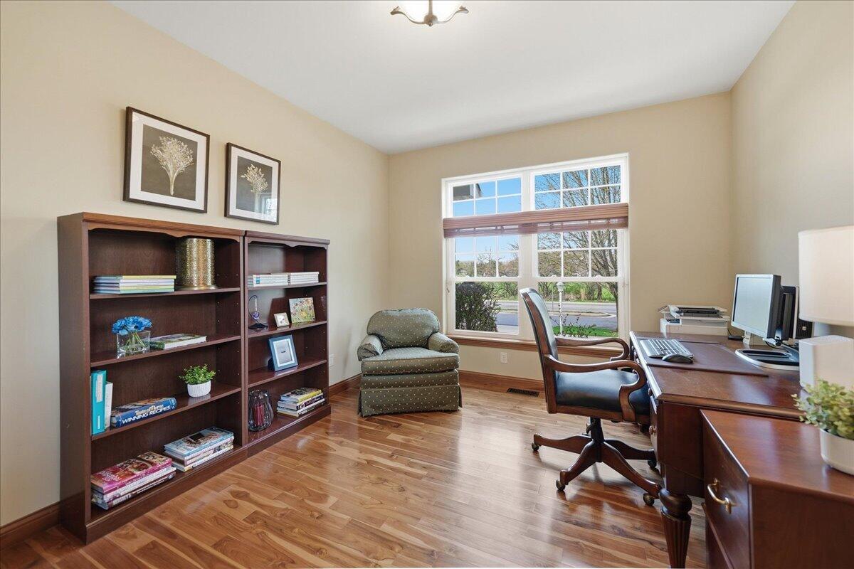 1153 Vale Park Road Valparaiso, IN 46385 - Photo 19 of 44 1200x800