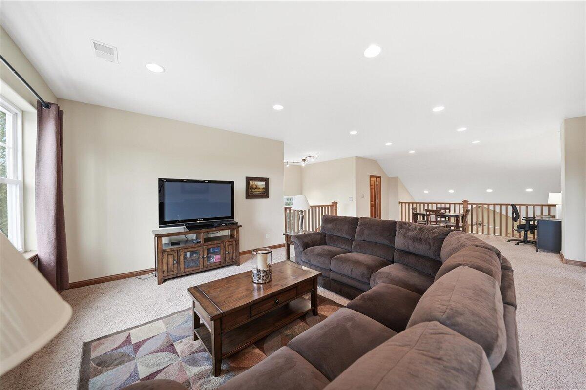 1153 Vale Park Road Valparaiso, IN 46385 - Photo 23 of 44 1200x800