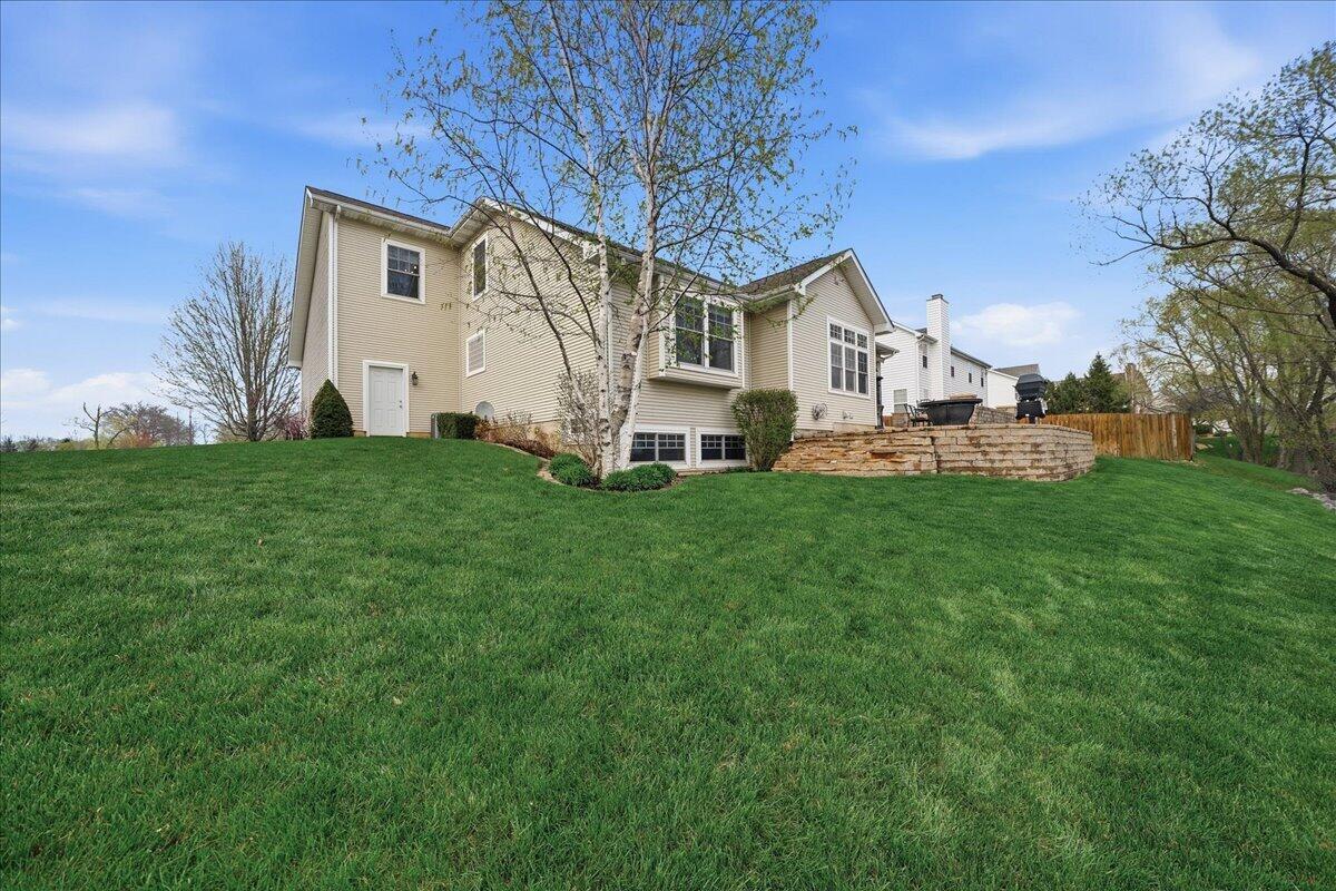 1153 Vale Park Road Valparaiso, IN 46385 - Photo 40 of 44 1200x800