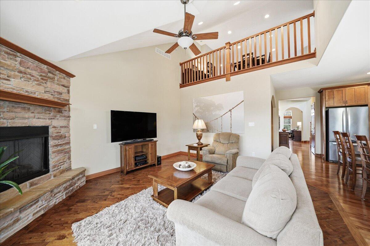 1153 Vale Park Road Valparaiso, IN 46385 - Photo 5 of 44 1200x799