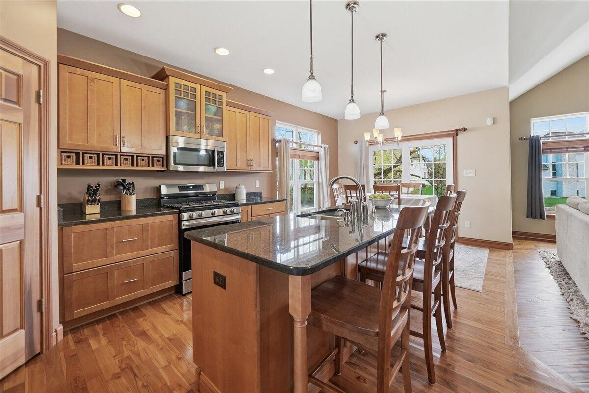 1153 Vale Park Road Valparaiso, IN 46385 - Photo 7 of 44 1200x800