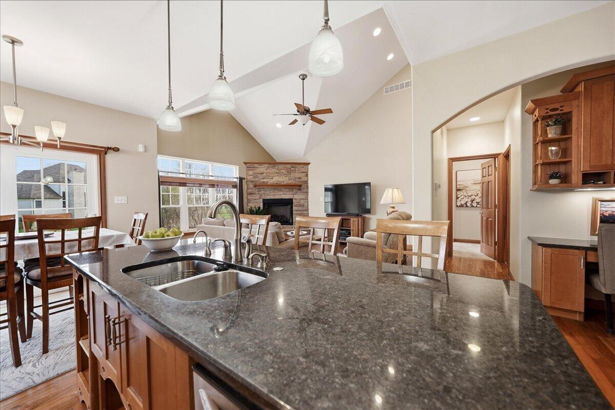 1153 Vale Park Road Valparaiso, IN 46385 - Photo 8 of 44 1200x800