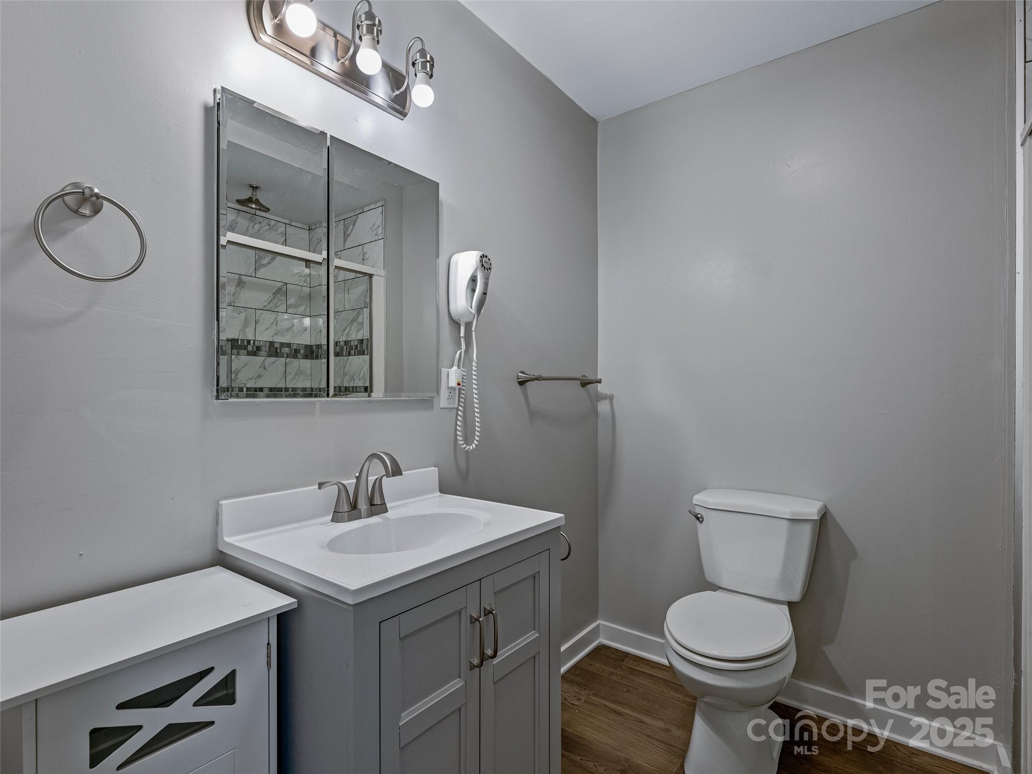 704 Old Fort Road Fairview, NC 28730 - Photo 17 of 36 Gallery Image 17
