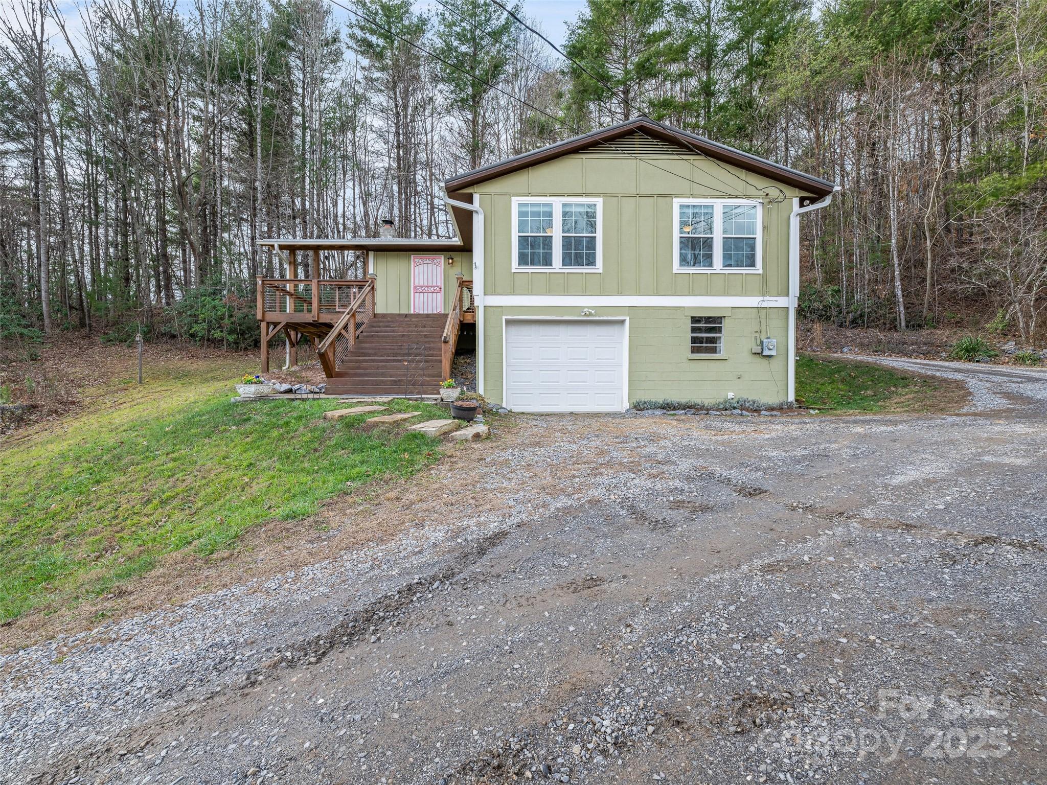 704 Old Fort Road Fairview, NC 28730 - Photo 29 of 36 Gallery Image 29