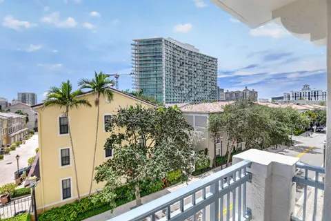$649,000 | 403 South Sapodilla Avenue, Unit 307, West Palm Beach, FL 33401
