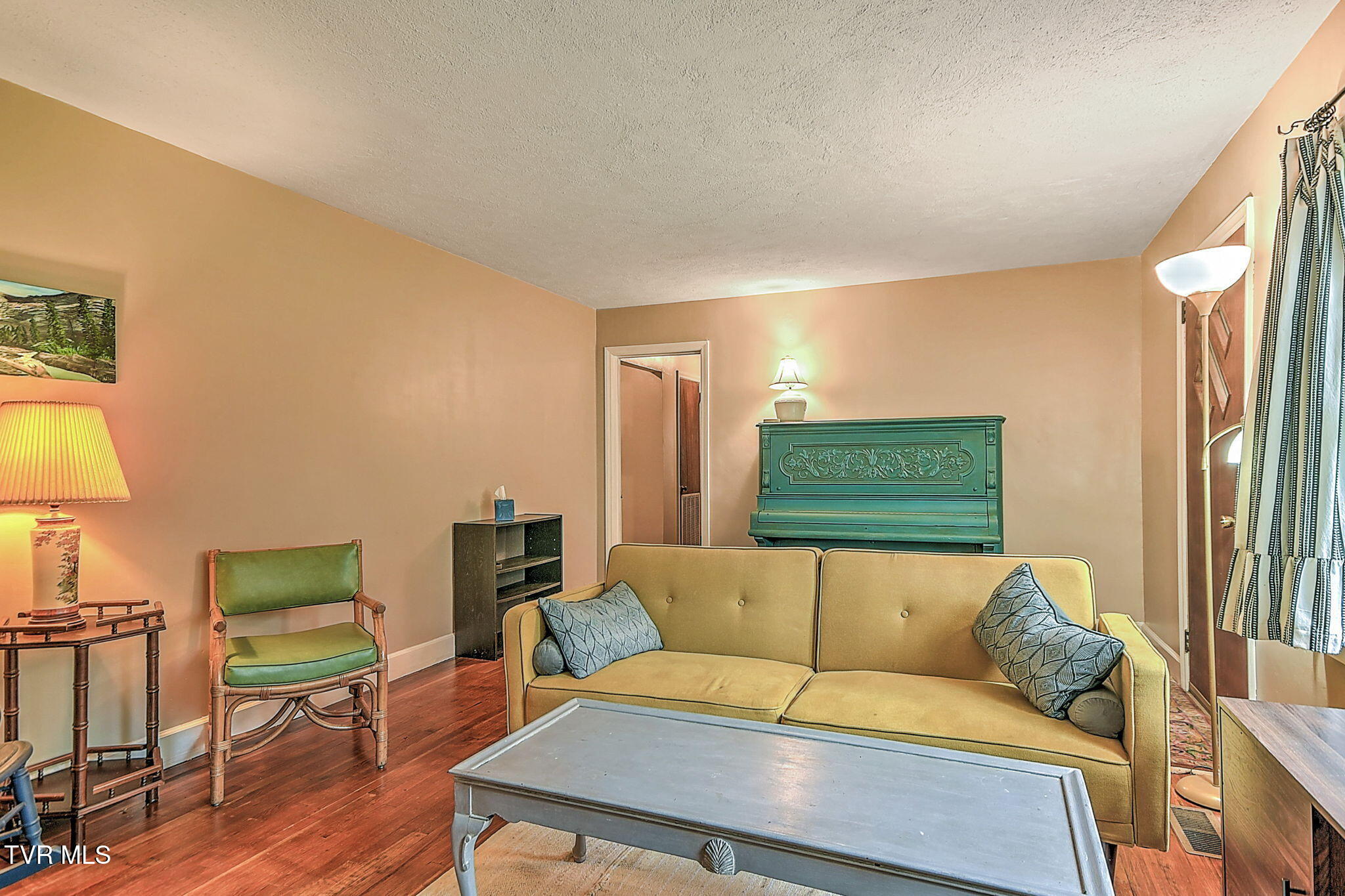 400 Randolph Street Bristol, VA 24201 - Photo 7 of 34 8-web-or-mls-400 Randolph DB-9