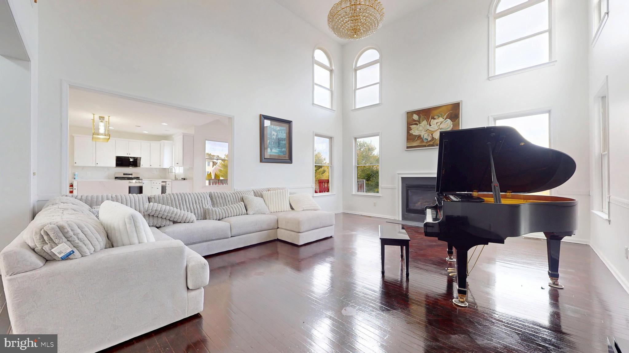 32 Vacari Way Tuckerton, NJ 08087 - Photo 12 of 50 Impressive Great Room