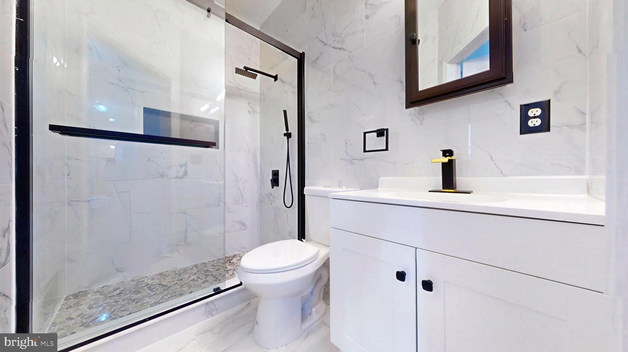 32 Vacari Way Tuckerton, NJ 08087 - Photo 20 of 50 First Floor Full Bathroom