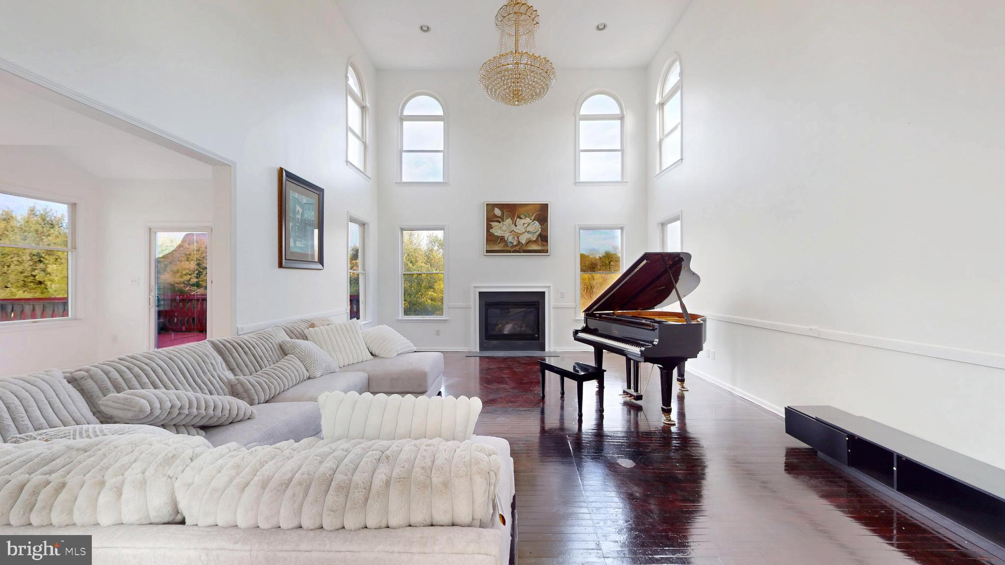 32 Vacari Way Tuckerton, NJ 08087 - Photo 9 of 50 Impressive Great Room