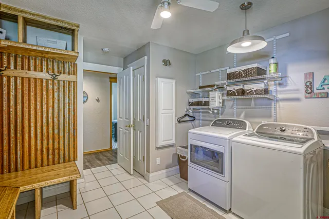 a kitchen that has a stove and a refrigerator