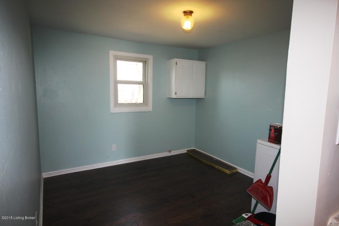 6103 Price Ln Road Louisville, KY 40229 - Photo 14 of 26 Laundry