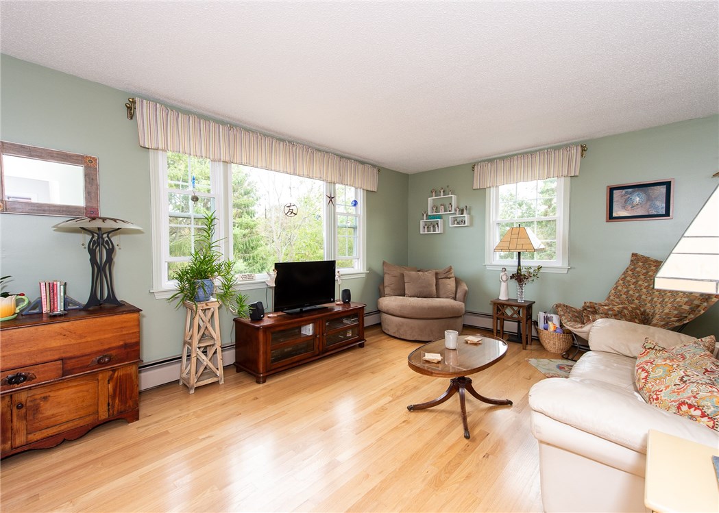 37 Baldwin Road Portsmouth, RI 02871 - Photo 14 of 50