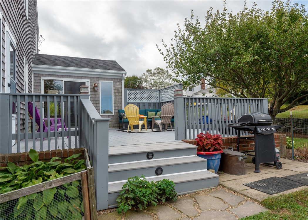 37 Baldwin Road Portsmouth, RI 02871 - Photo 21 of 50