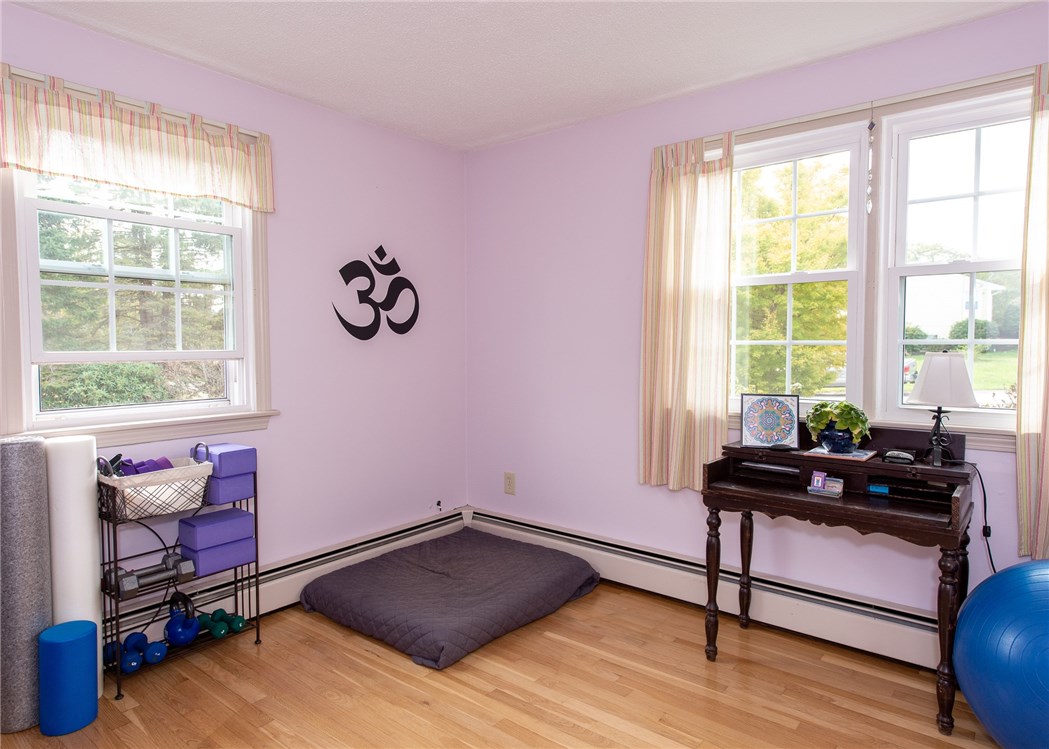 37 Baldwin Road Portsmouth, RI 02871 - Photo 33 of 50