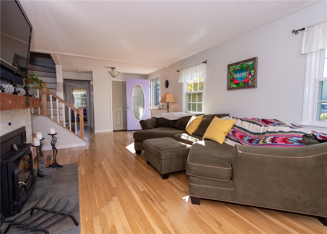 37 Baldwin Road Portsmouth, RI 02871 - Photo 7 of 50