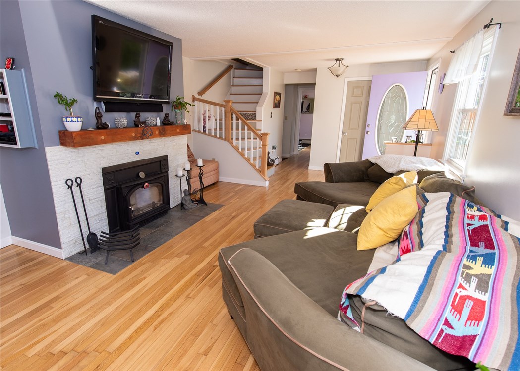 37 Baldwin Road Portsmouth, RI 02871 - Photo 8 of 50