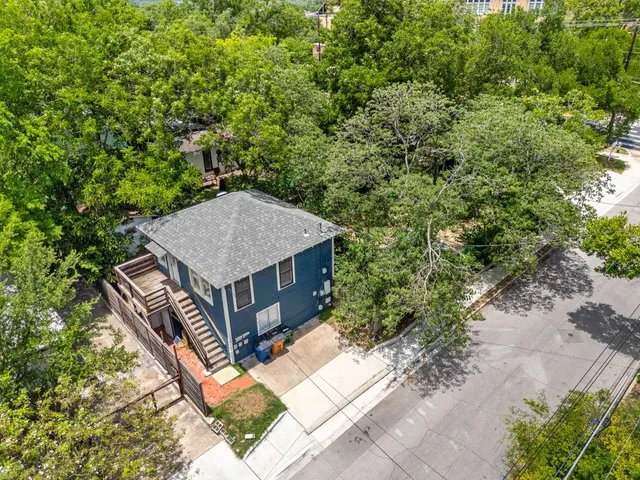 $1,499 | 2102 Brackenridge Street, Unit A, Austin, TX 78704