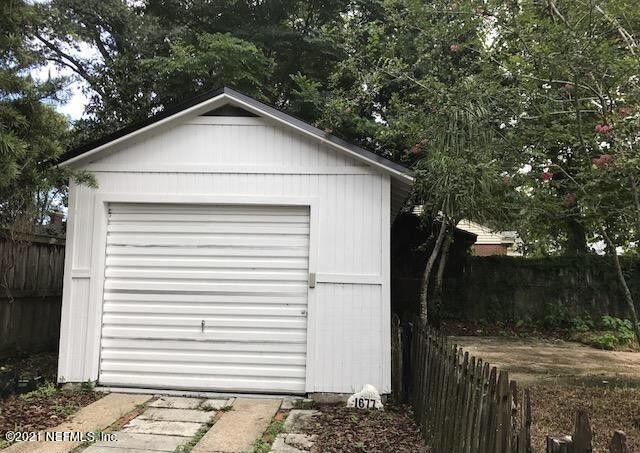 1677 Geraldine Drive Jacksonville, FL 32205 - Photo 40 of 52 a view of outdoor space and yard