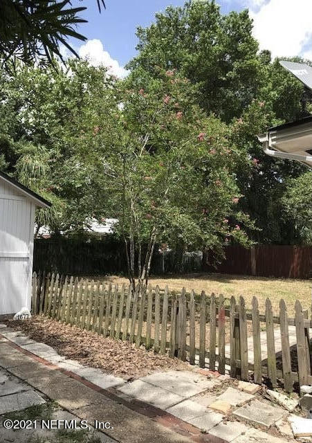 1677 Geraldine Drive Jacksonville, FL 32205 - Photo 42 of 52 a view of a house with a street