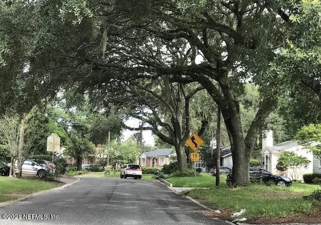 1677 Geraldine Drive Jacksonville, FL 32205 - Photo 47 of 52 a view of road with trees