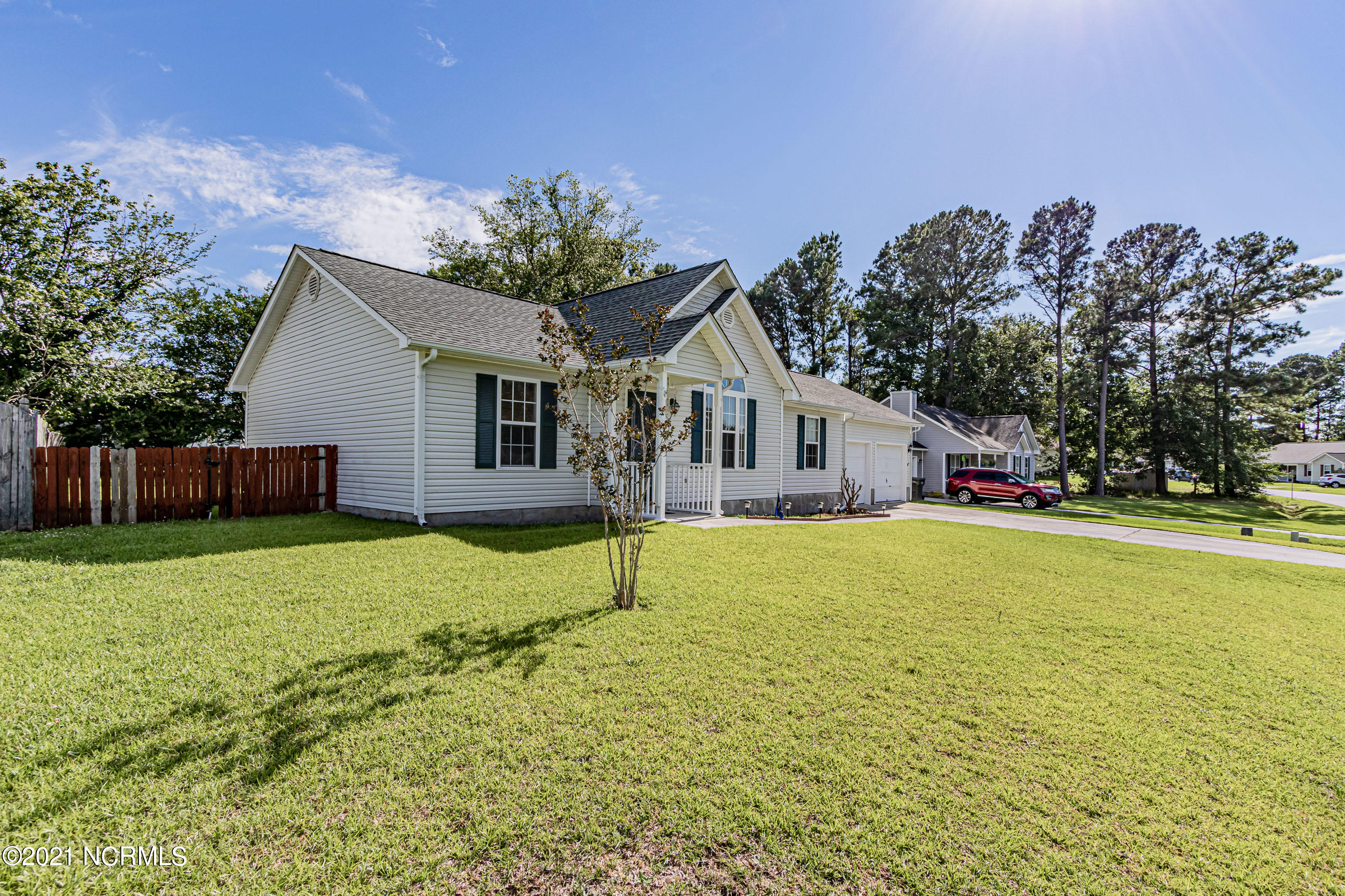 328 Running Road Jacksonville, NC 28546 - Photo 4 of 46 LindaY (1 of 1)-4