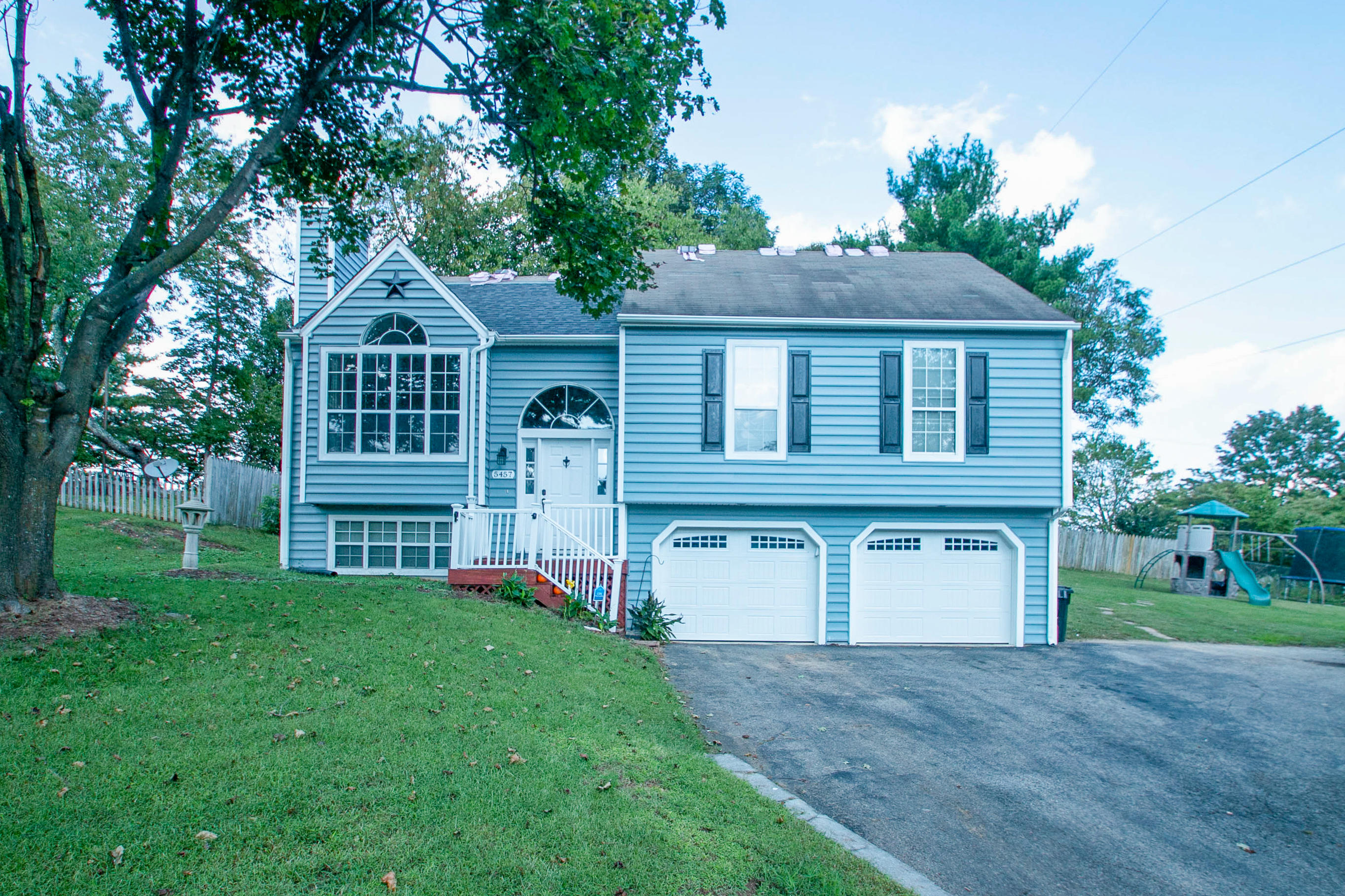 5457 Castle Rock Road Roanoke, VA 24018 - Photo 2 of 33 img_3523