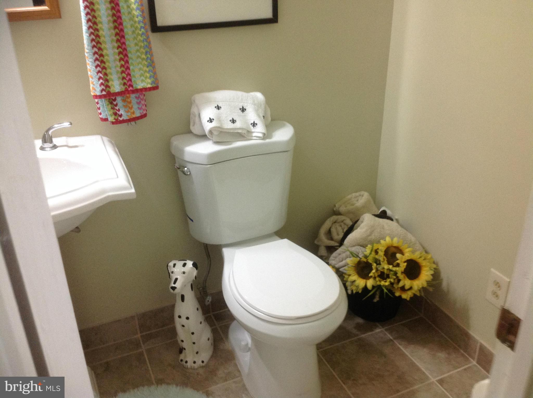 3508 Old Post Road Fairfax, VA 22030 - Photo 11 of 13 Bath