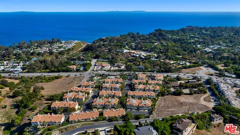 $1,495,000 | 6477 Zuma View Place, Unit 125, Malibu, CA 90265