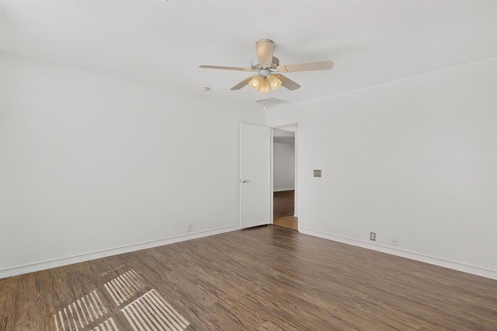 1607 Harborview Road Glenn Heights, TX 75154 - Photo 21 of 38 Gallery Image 21