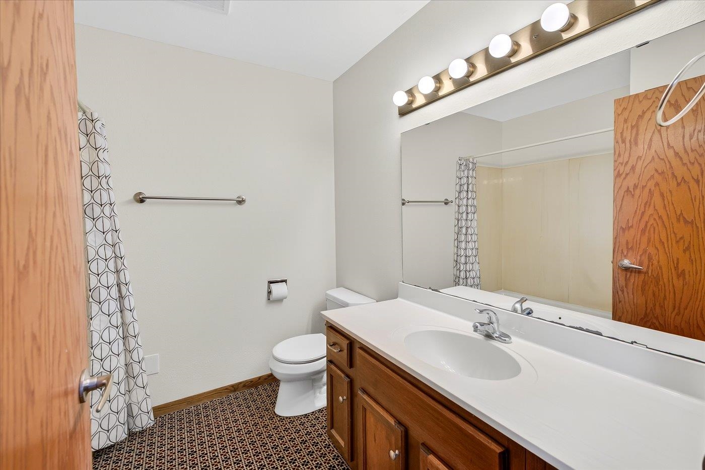311 Forest Street, Unit 2B Madison, WI 53726 - Photo 24 of 38