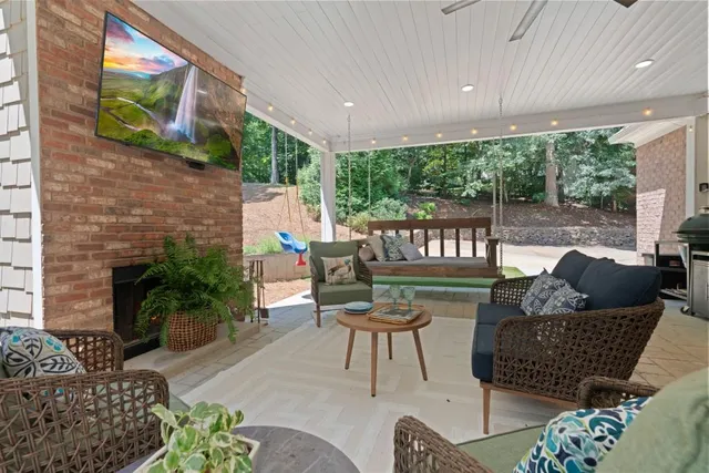 $729,900 | 3095 Chattahoochee Trace, Gainesville, GA 30506