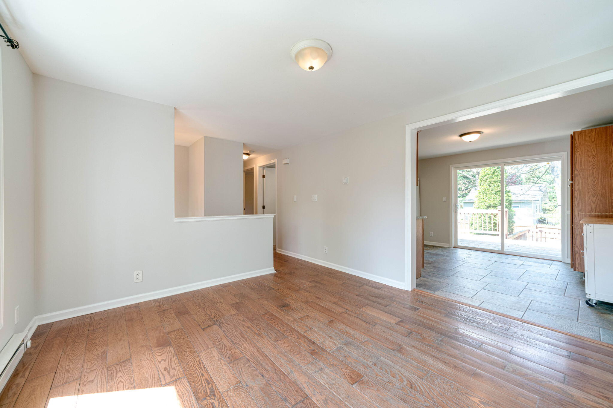 N1199 Beech Road Bloomfield, WI 53128 - Photo 5 of 26 Living Room