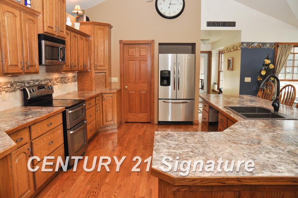 11790 Geddes Road Saginaw, MI 48609 - Photo 2 of 28 Gallery Image 2
