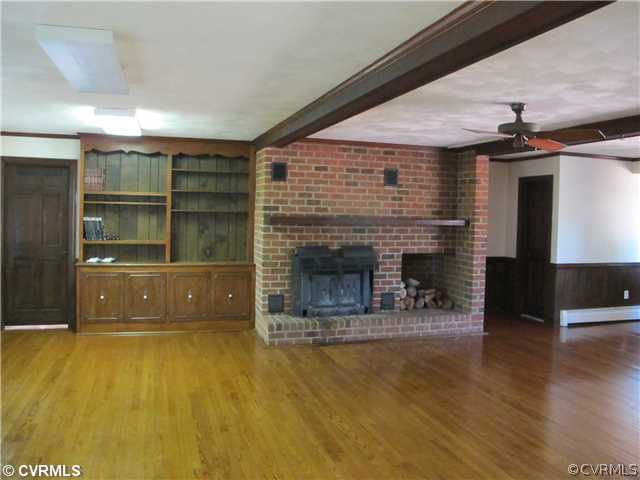 1994 Shallow Well Road Manakin-Sabot, VA 23103 - Photo 10 of 23 a living room with a fireplace