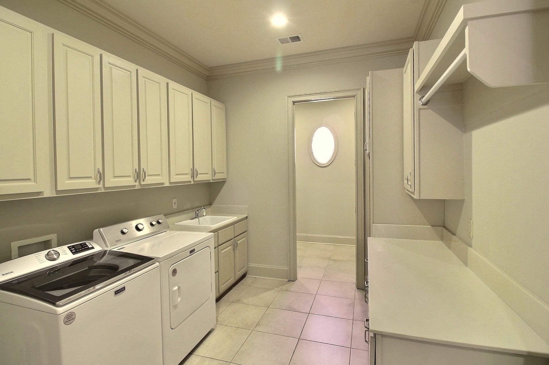 580 Hickory Lake Road Eads, TN 38028 - Photo 20 of 40 a bathroom with a sink a toilet and shower