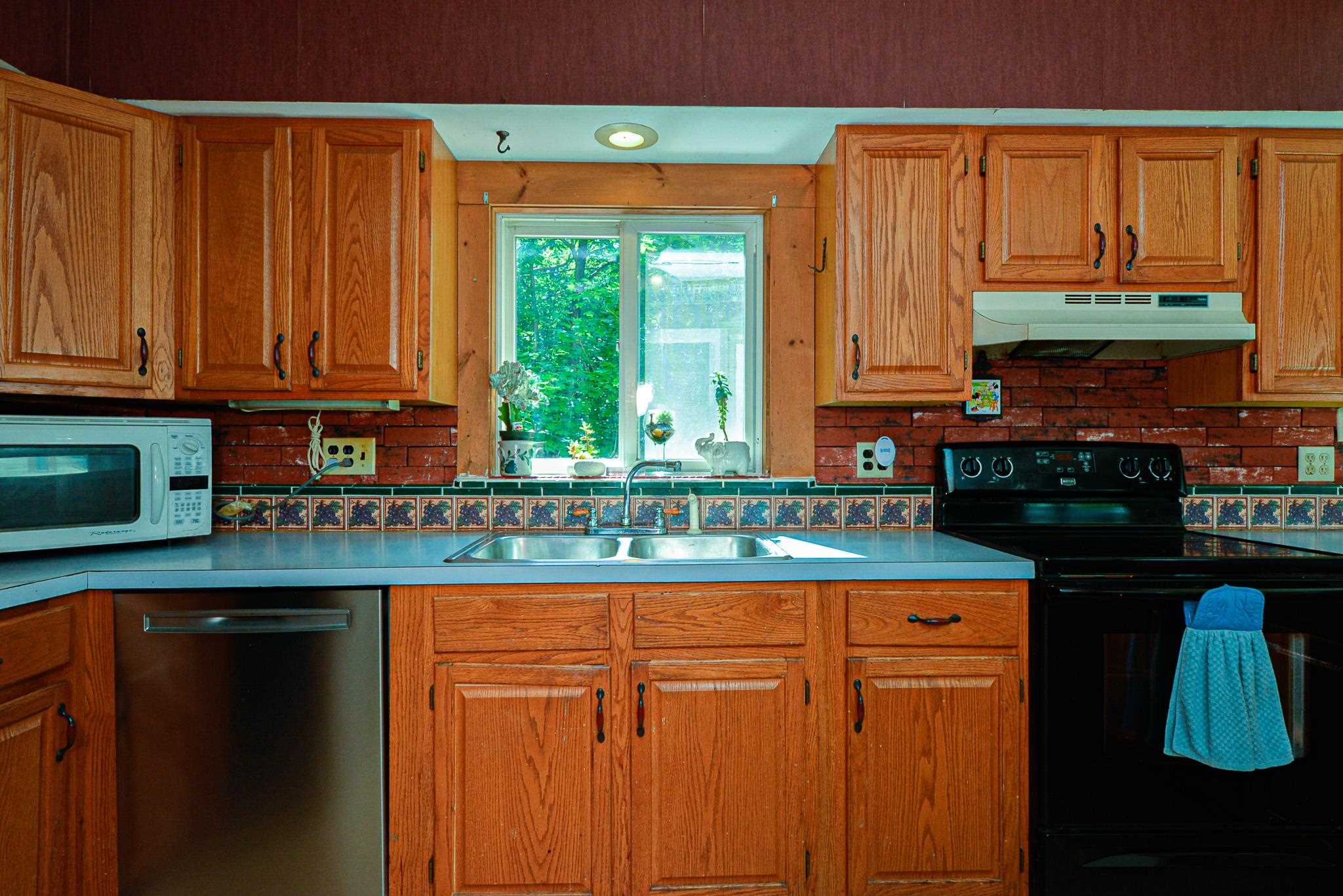 53 Linden Street Rochester, NH 03867 - Photo 9 of 40