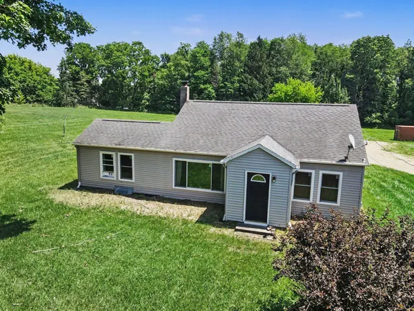 $235,000 | 931 10th Street, Plainwell, MI 49080
