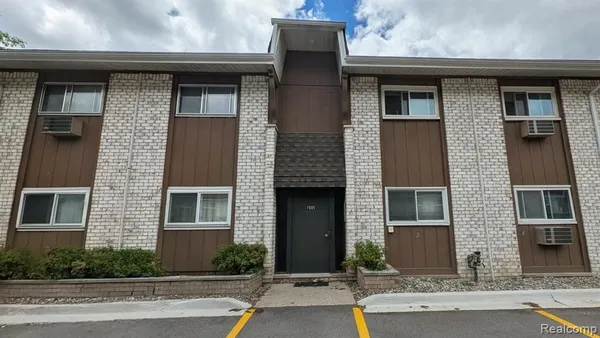 $1,350 | 7605 Woodview Street, Westland, MI 48185