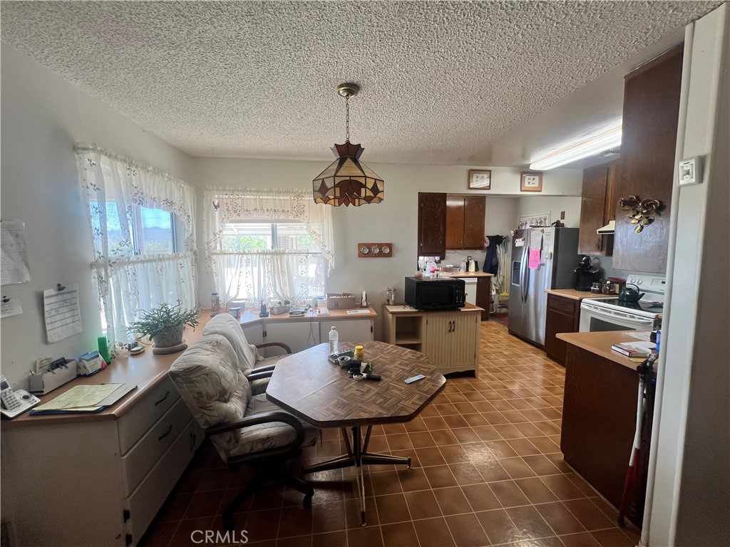 4828 Wren Road Joshua Tree, CA 92252 - Photo 7 of 36 Gallery Image 7