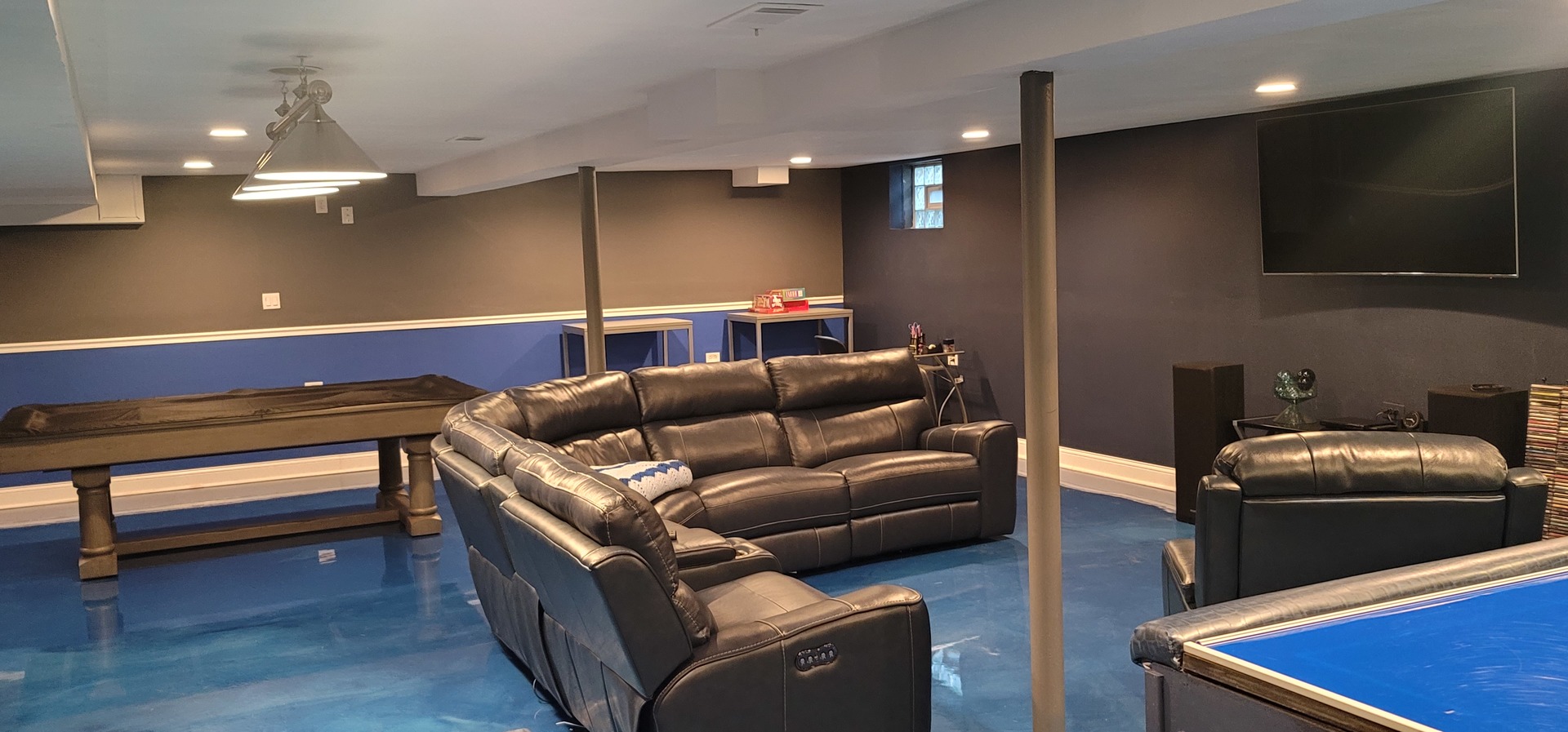 1045 Wingate Road Olympia Fields, IL 60461 - Photo 22 of 28 a projector room with furniture