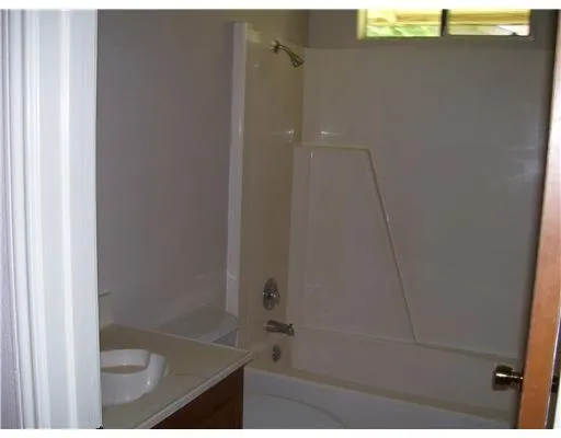 $950 | 3729 Brookhill Drive, Corpus Christi, TX 78410