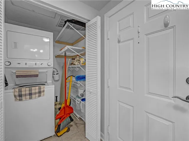 a view of a storage & utility room with washer and dryer
